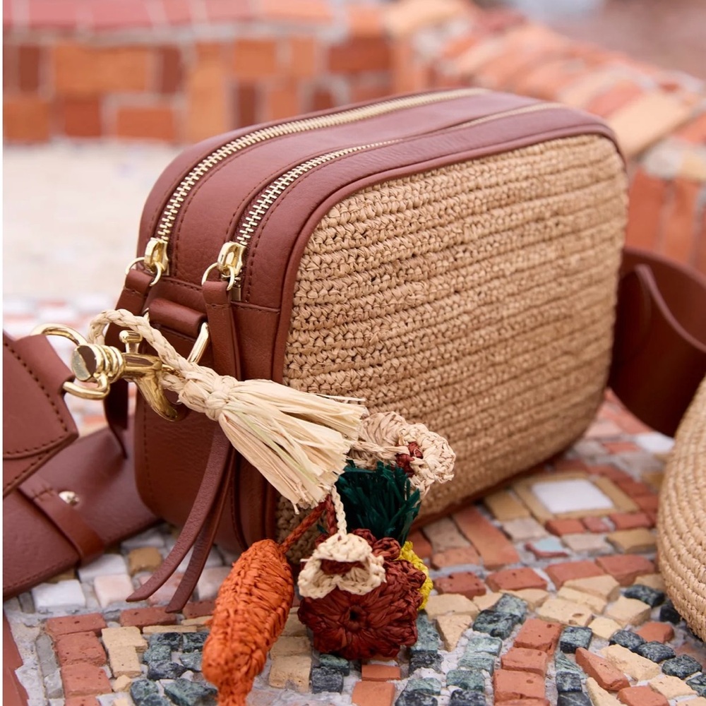 Ibeliv Raffia Crossbody Bag with Tassel Accents